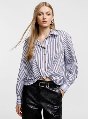 Camicia a righe, collo classico, nodo frontale